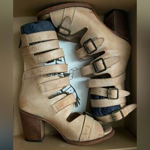 Freebird Bond Strappy Heeled Sandal